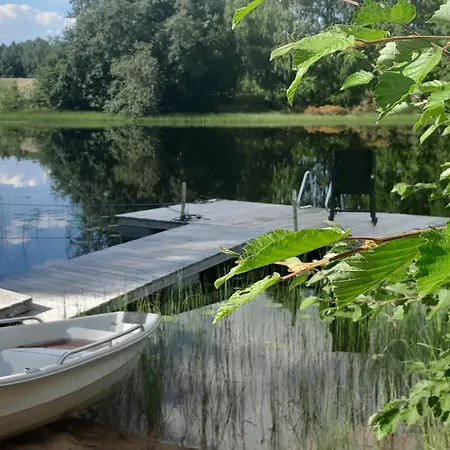 Saunallinen Talo 5-tien Varrella, Yksityinen Ranta Chalet