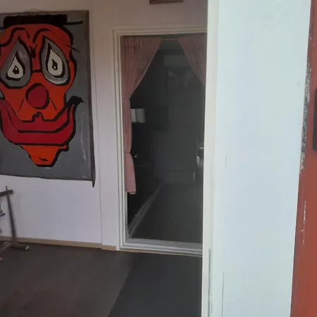 Saunallinen Talo 5-tien Varrella, Yksityinen Ranta Chalet