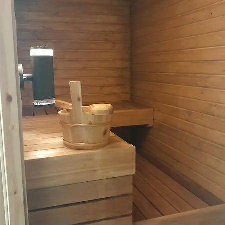 Saunallinen Talo 5-tien Varrella, Yksityinen Ranta Hyrynsalmi