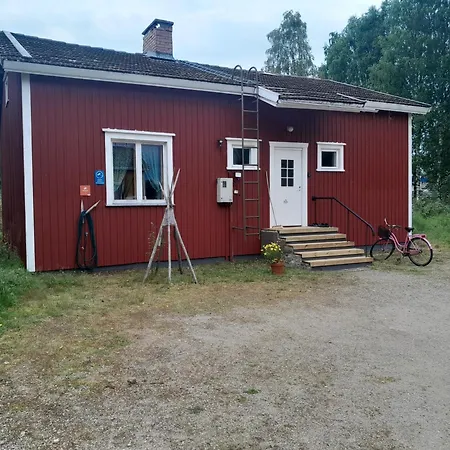 Saunallinen Talo 5-tien Varrella, Yksityinen Ranta Hyrynsalmi